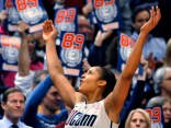 UConn women tying the record