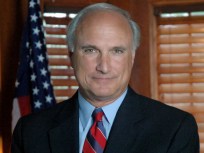 Guv Candidate Willing to Give Back Rich Town’s Money
