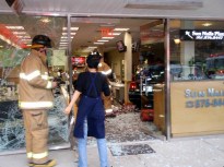 Car Nails Salon, 8 Injured