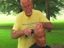 Hugging Barber Expects No Cash