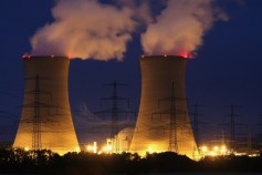 Obama's Nuke Support Energizes Old Debate