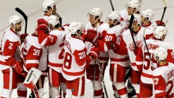 Red Wings Beat Blackhawks 4-1, Even Series