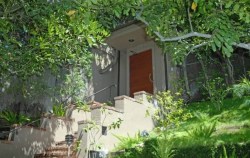 The "Tree House" Where Heath Ledger & Ellen Once Lived