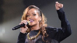 Rihanna Dethrones Bieber on YouTube