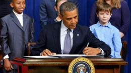 Obama Signs 23 Executive Orders on Gun Safety 