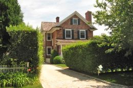 $4.995M for a Giant's Southampton Pad