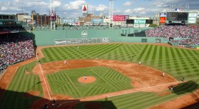 Bruins Ringing in New Year With Flyers at Fenway