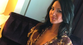 Microsoft Tries Hot Babe to Sell Bing's Search