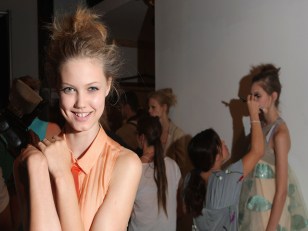 A Netflix for Dress Borrowing