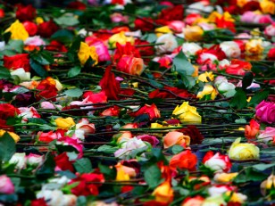 "Moslem Extremists" Memorial Divides Kent