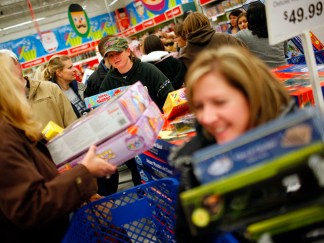 Dramatic Photos: Black Friday Frenzy