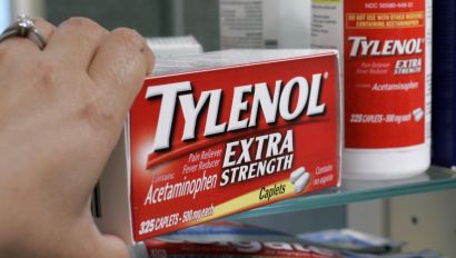 In a series of votes Tuesday, a Food and Drug Administration panel endorsed lowering the maximum dose of over-the-counter acetaminophen - the key ingredient in Tylenol, Excedrin and other medications.