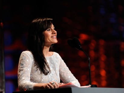 Kara DioGuardi is extending the welcome mat to Ellen DeGeneres, her newest co-judge on "American Idol."