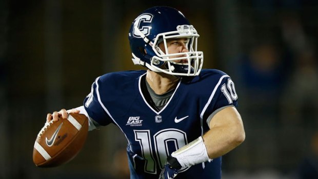 Huskies Stay Alive With Pitt Win
