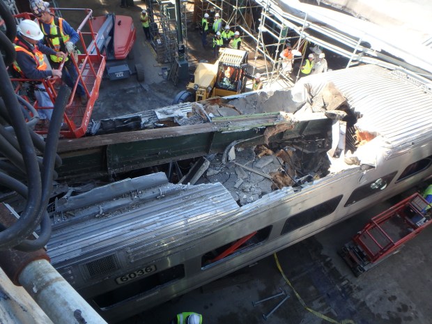 http://media.nbcconnecticut.com/images/620*465/OverheadTrain1.jpg