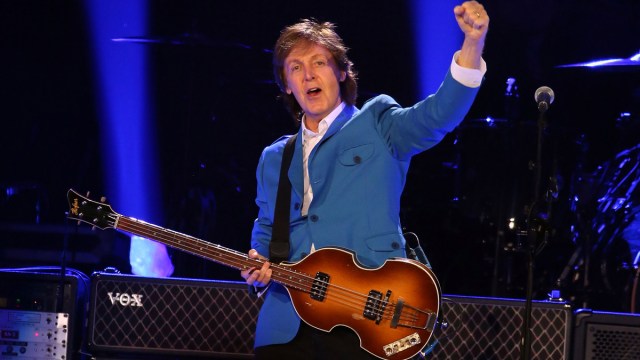 McCartney Returns to Stage After Hospitalization