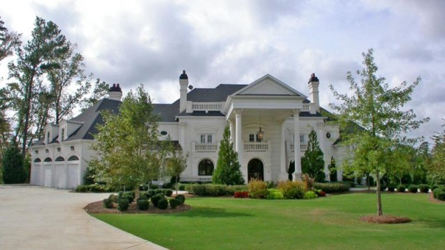 Michael Vick's Mansion a No-Sell at Auction 