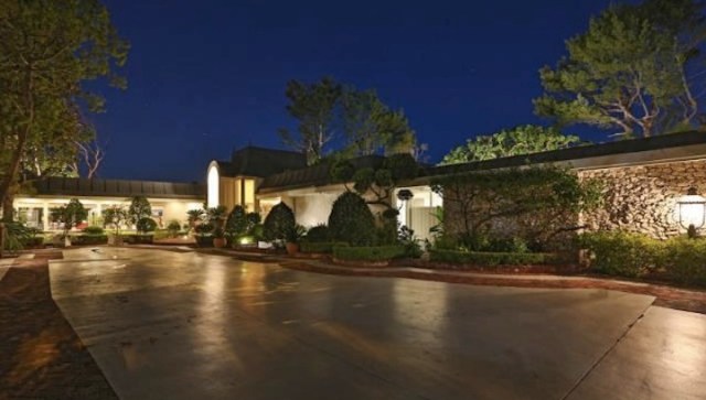 Hard Rock's Peter Morton Buys Elvis' House