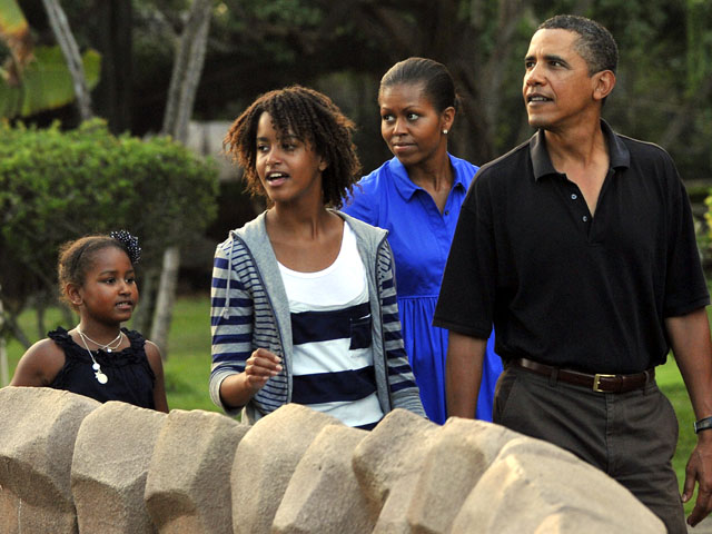 Obama Family Vacations in Photos: Holidays in Hawaii