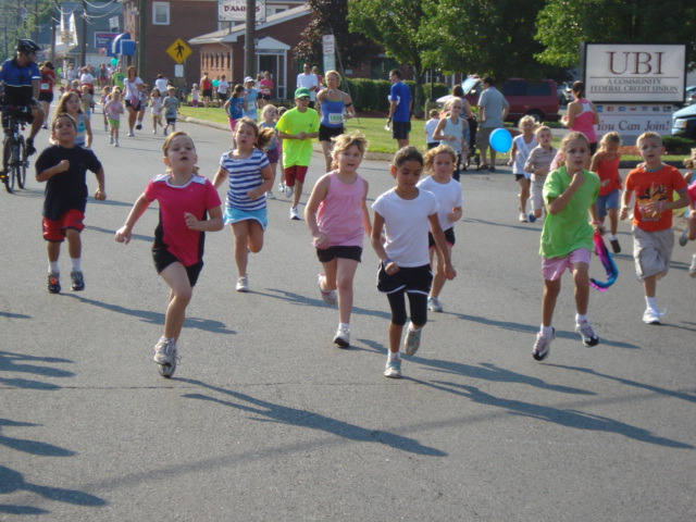 Thousands Participate in GE 5K Road Race