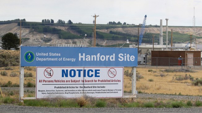 Hanford evacuates staff over contamination concerns