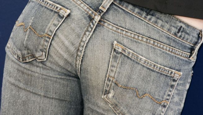 Skinny Jeans May Be Dangerous to Your Health
