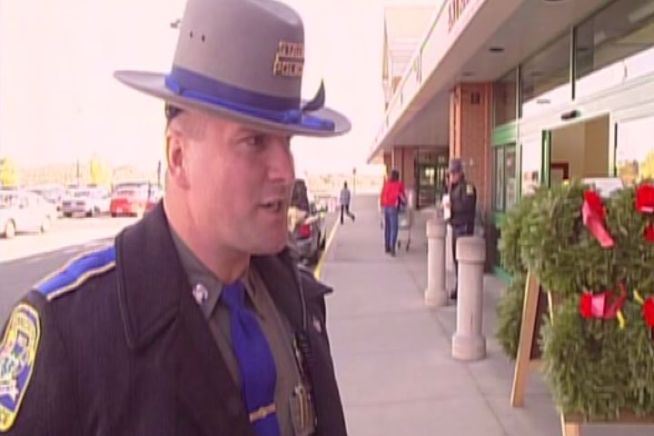 18 year veteran of the Connecticut State Police force, Aaron Huntsman, was arrested, accused of stealing $3,000 worth of jewelry, cash, and clothing from the victim of a fatal car accident that happened along the Merritt Parkway in Fairfield.