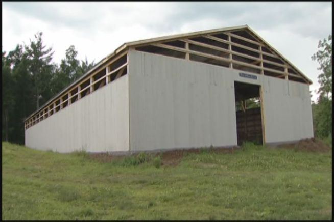 Customers of a Middletown barn company say they're out tens of thousands of dollars after the builder left half way through their jobs.  They turned to the Troubleshooters for help.