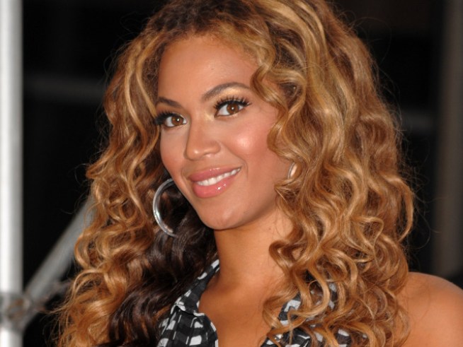 Billboard Names Beyonce "Woman of the Year"