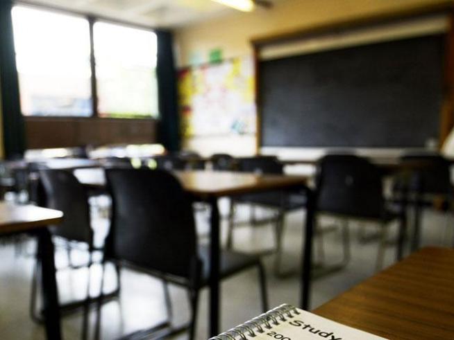 Berlin Students Return to Class After Air Problems