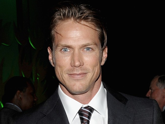 Jason Lewis Spotted on "Sex" Sequel Set
