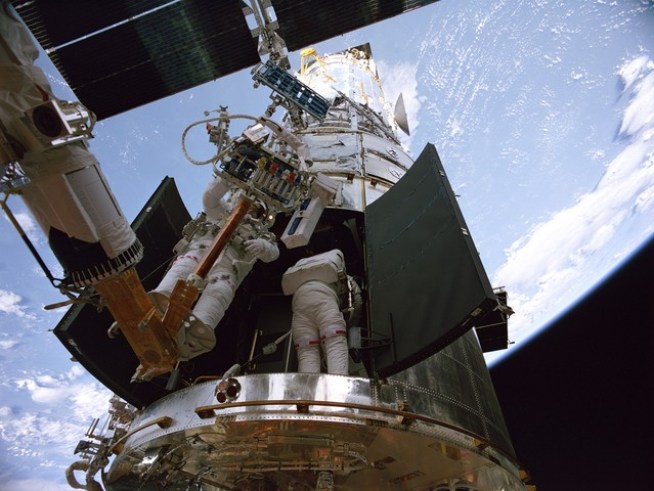 Hubble IMAX Movie Blasts Off