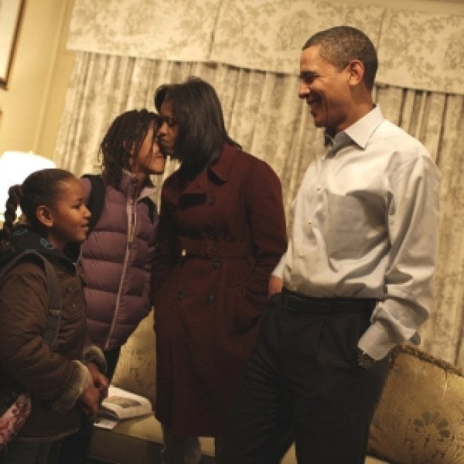 Sasha & Malia Obama Start School