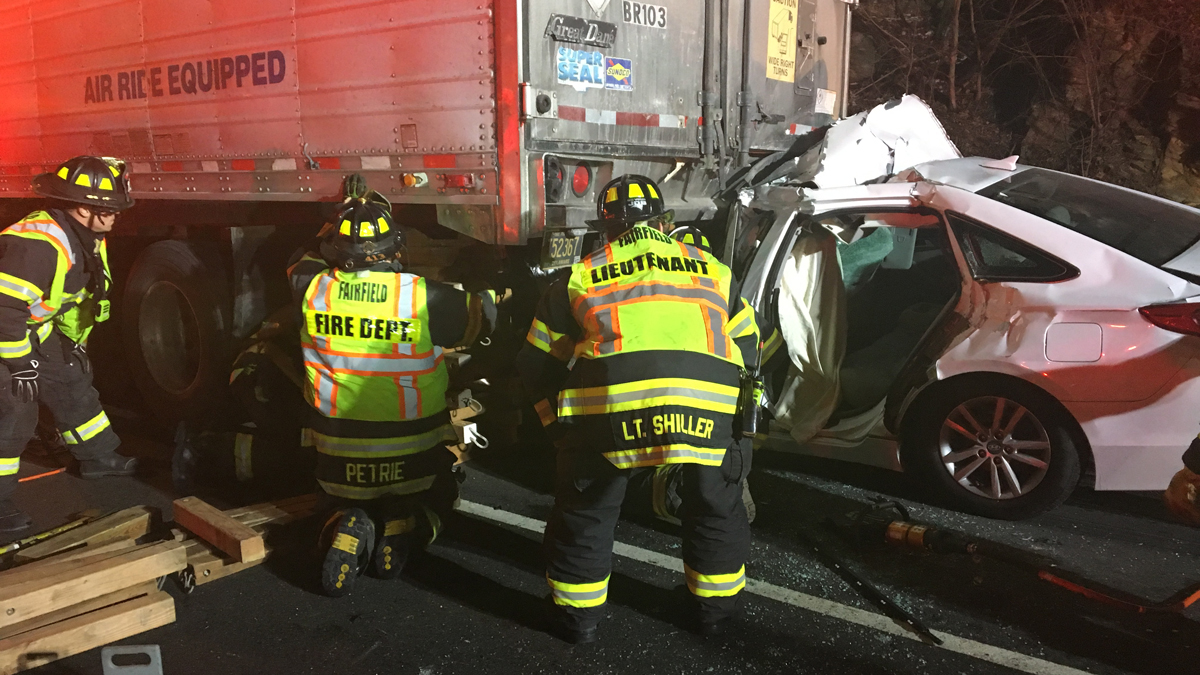 2 Transported After 9-Vehicle Crash on I-95 in Fairfield