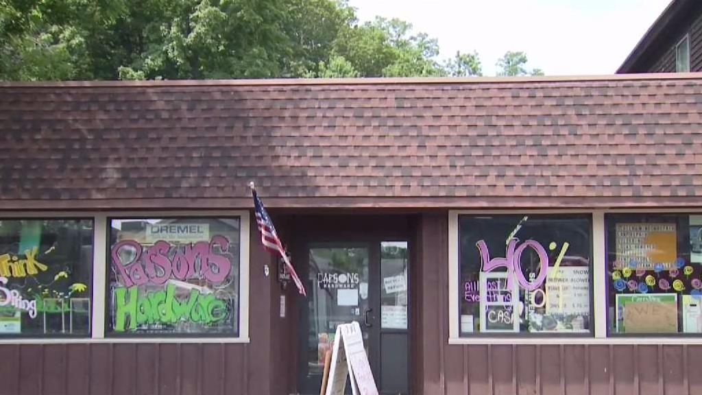 Customers Bid Farwell to Hardware Store After 143 Years