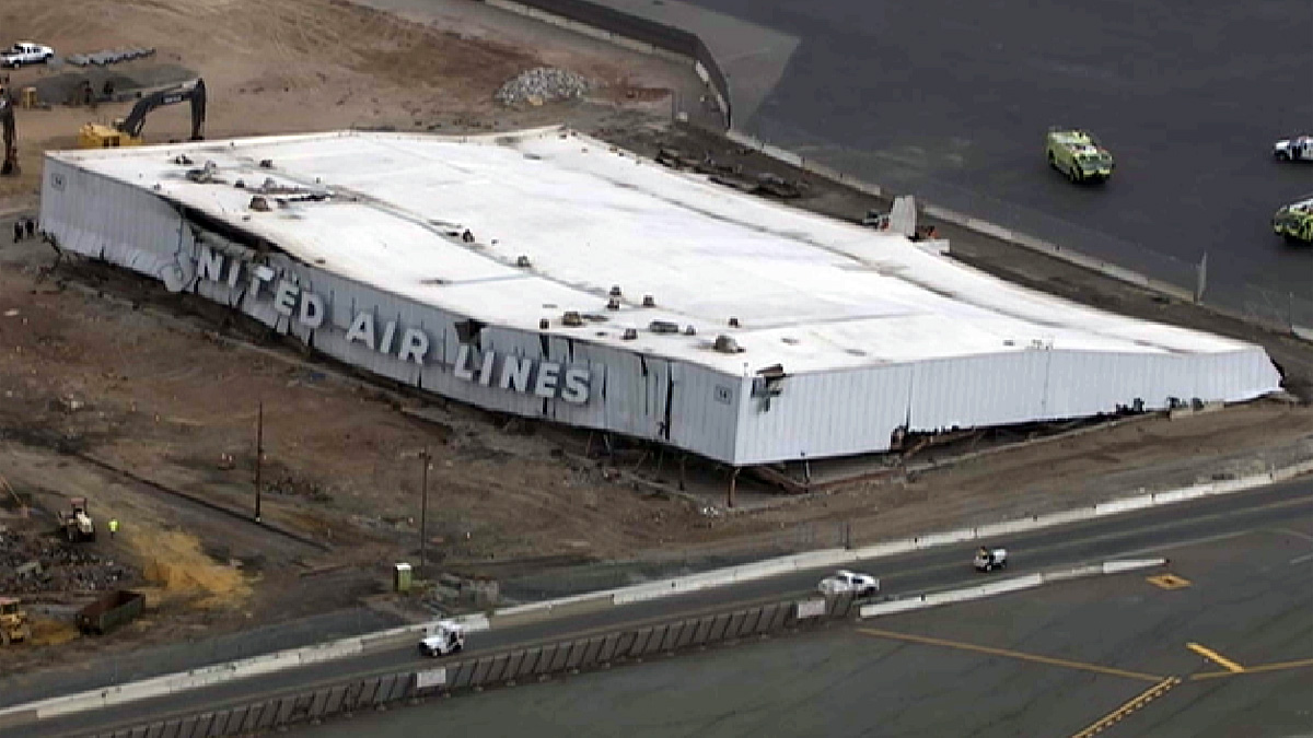 4 Hurt in Newark Airport Hangar Collapse: Officials
