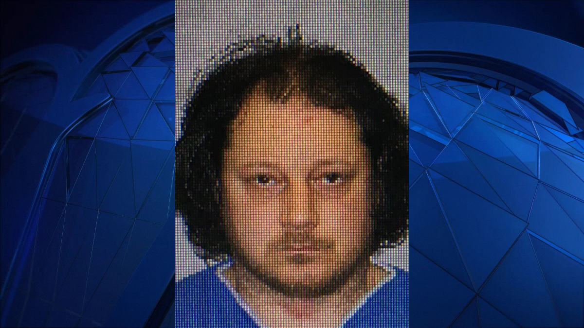 West Haven Burglary Suspect Takes Dip Trying to Escape: PD