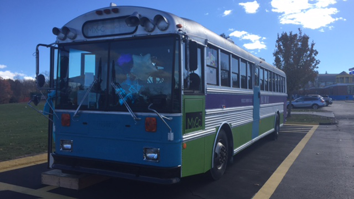'Magic Food Bus' Provides Food to MxCC Students and Staff