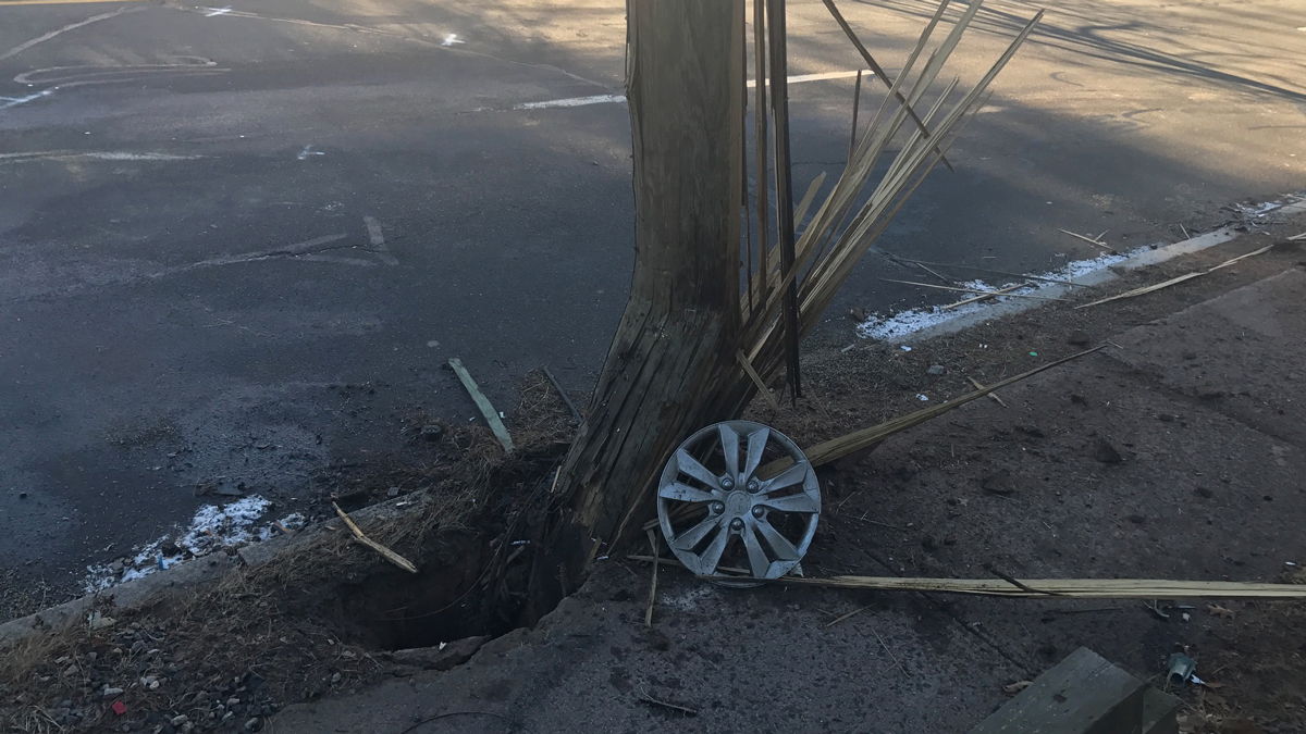 2 Hurt After Suspected Drunken Driver Hits Pole: PD