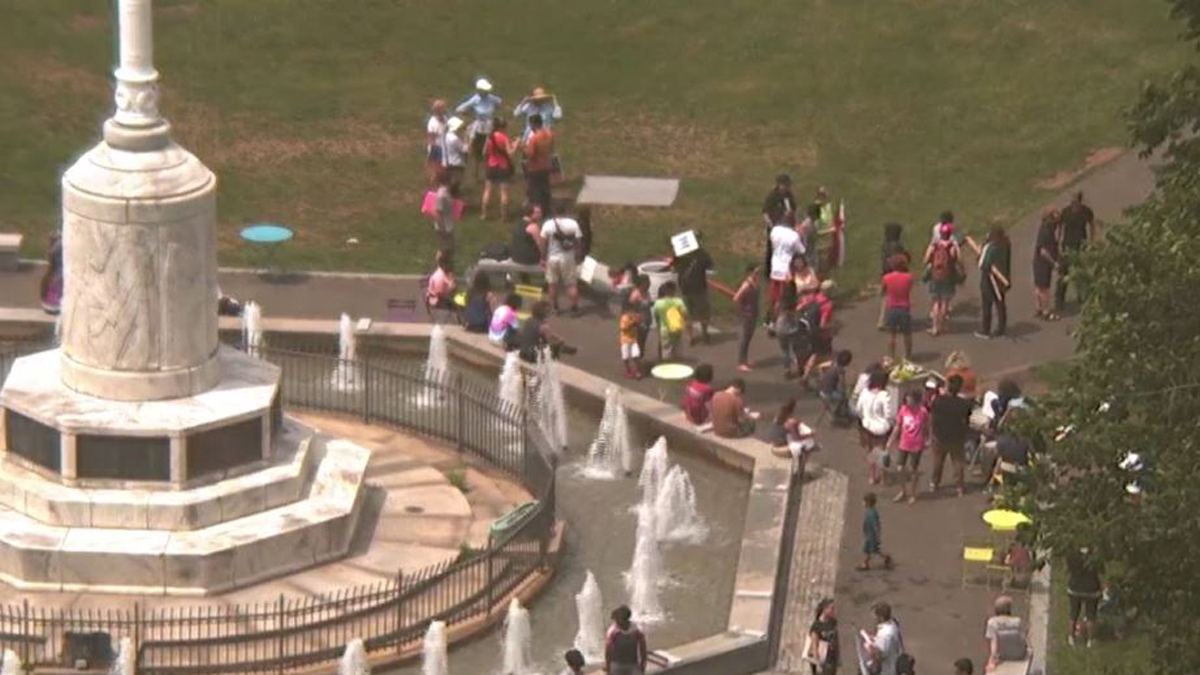 4 Arrested After 2 Groups of Protesters Clash in New Haven