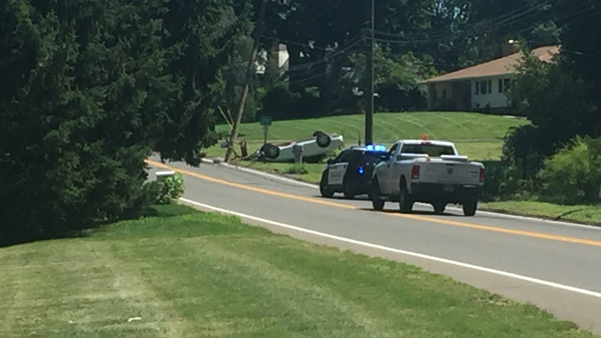 Middletown Avenue in North Haven Closed After Crash