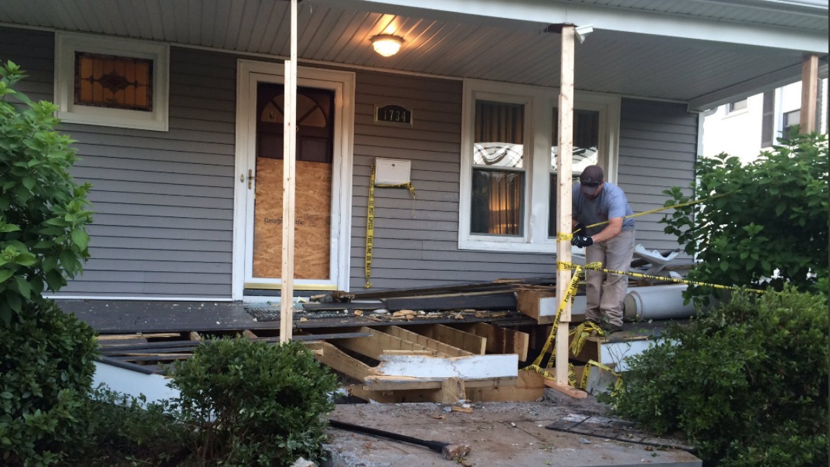 Car Crashes into Porch at Stratford Home