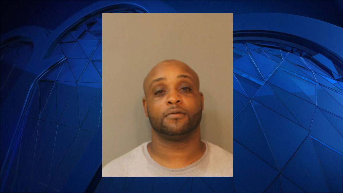 Man Charged After 8 Pitbulls Suffer From Heat Shock