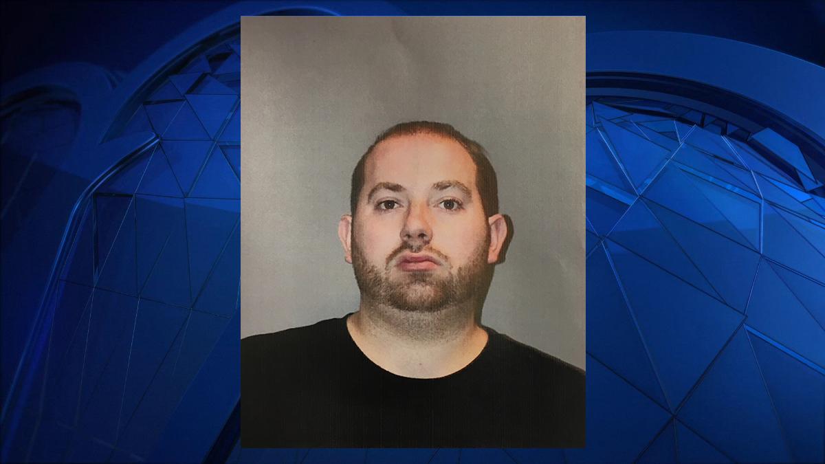 Autoshop Owner Illegally Towed Cars from Stratford Lots: PD