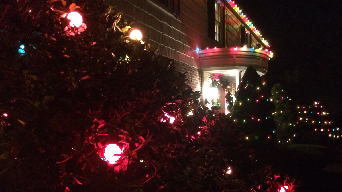 West Hartford Family Fears Vandals Snipped Christmas Lights