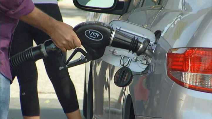 Gas Prices Continue Dropping Labor Day Weekend