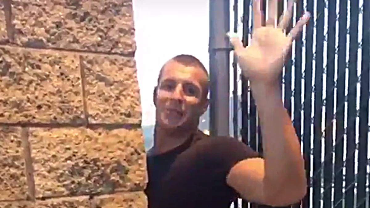 Patriots TE Rob Gronkowski Sneaks Onto North Texas HS Field