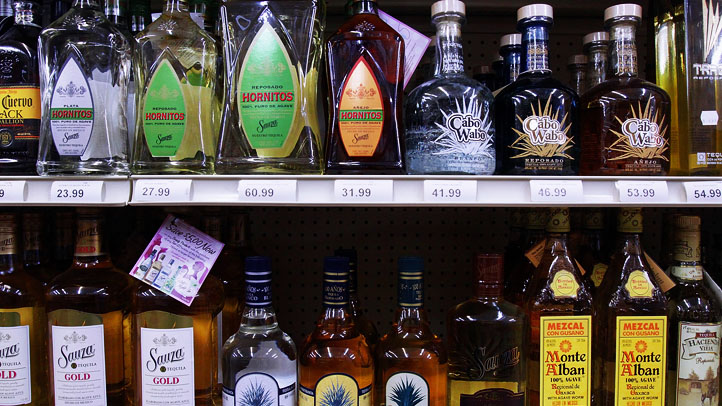 Gov. Proposes Bill to Eliminate Alcohol Pricing Regulations