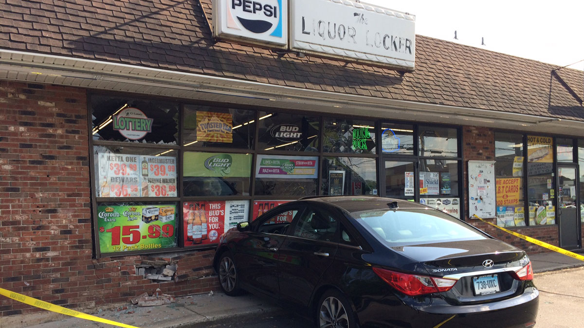 Car Hits Liquor Store in Newington