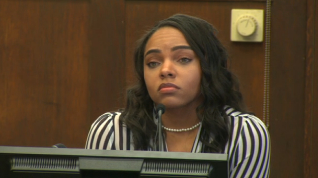 Aaron Hernandez’s Fiancee Takes Stand in His Murder Trial